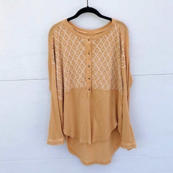 Free People We the free oversized peach fuzz top - Picture 4 of 8